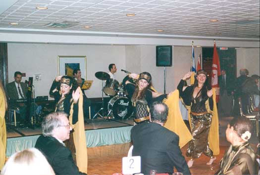 Danse Baladi de la troupe Aziza  l'Htel Crown Plaza